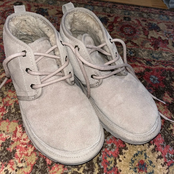 UGG Shoes - Final price 💕EUC UGG Neumel Chukka boots